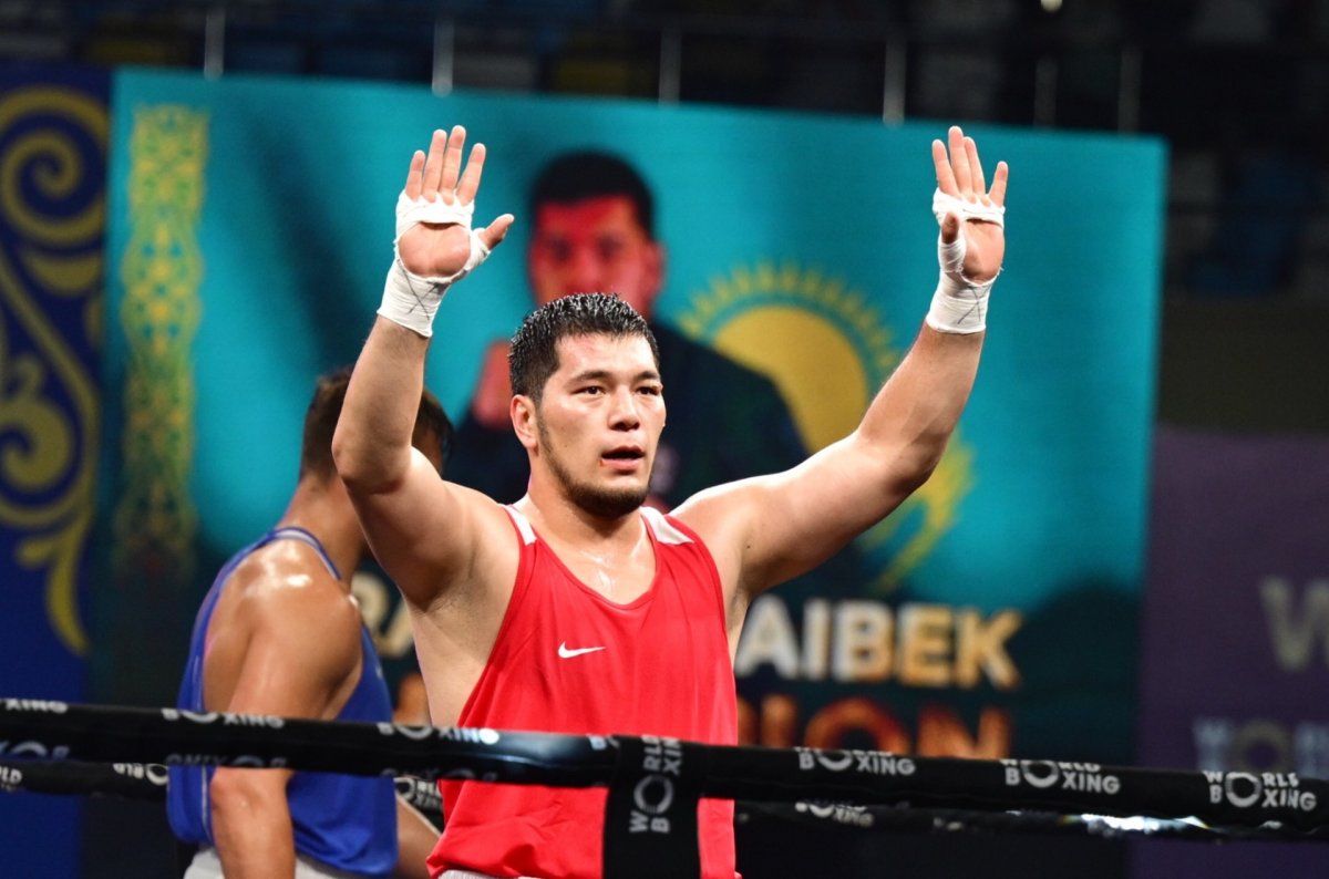 Айбек Оралбай гарантировал медаль на чемпионате Азии по боксу