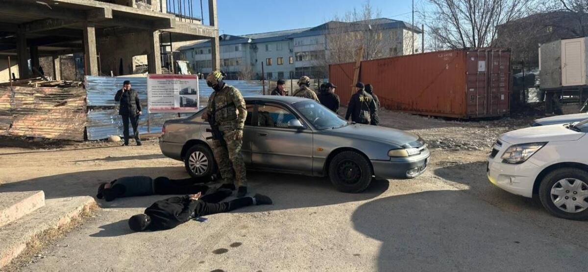 Подростки и взрослые обчищали квартиры в Алматинской области