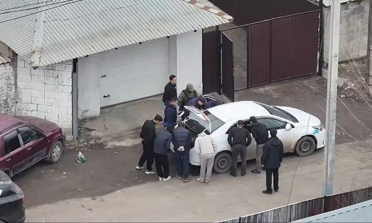 Телефон сам подключился к ловушке: раскрыта опасная схема фишинга в Казахстане