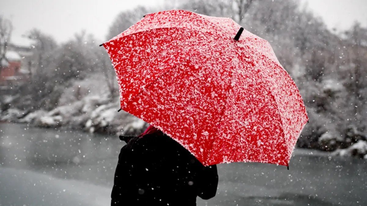 Дожди со снегом и град прогнозируют в Казахстане в выходные