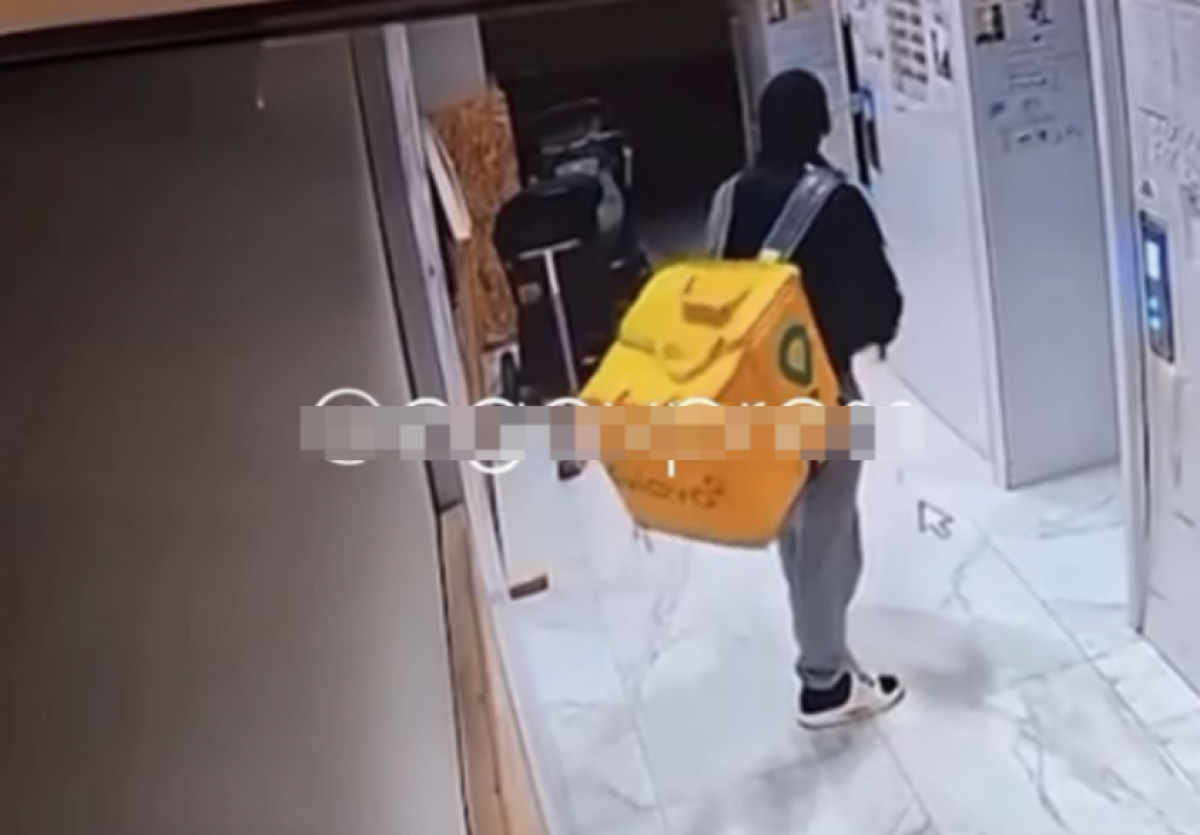 Справил нужду в коляску: Glovo отреагировала на скандал с курьером в ЖК Алматы