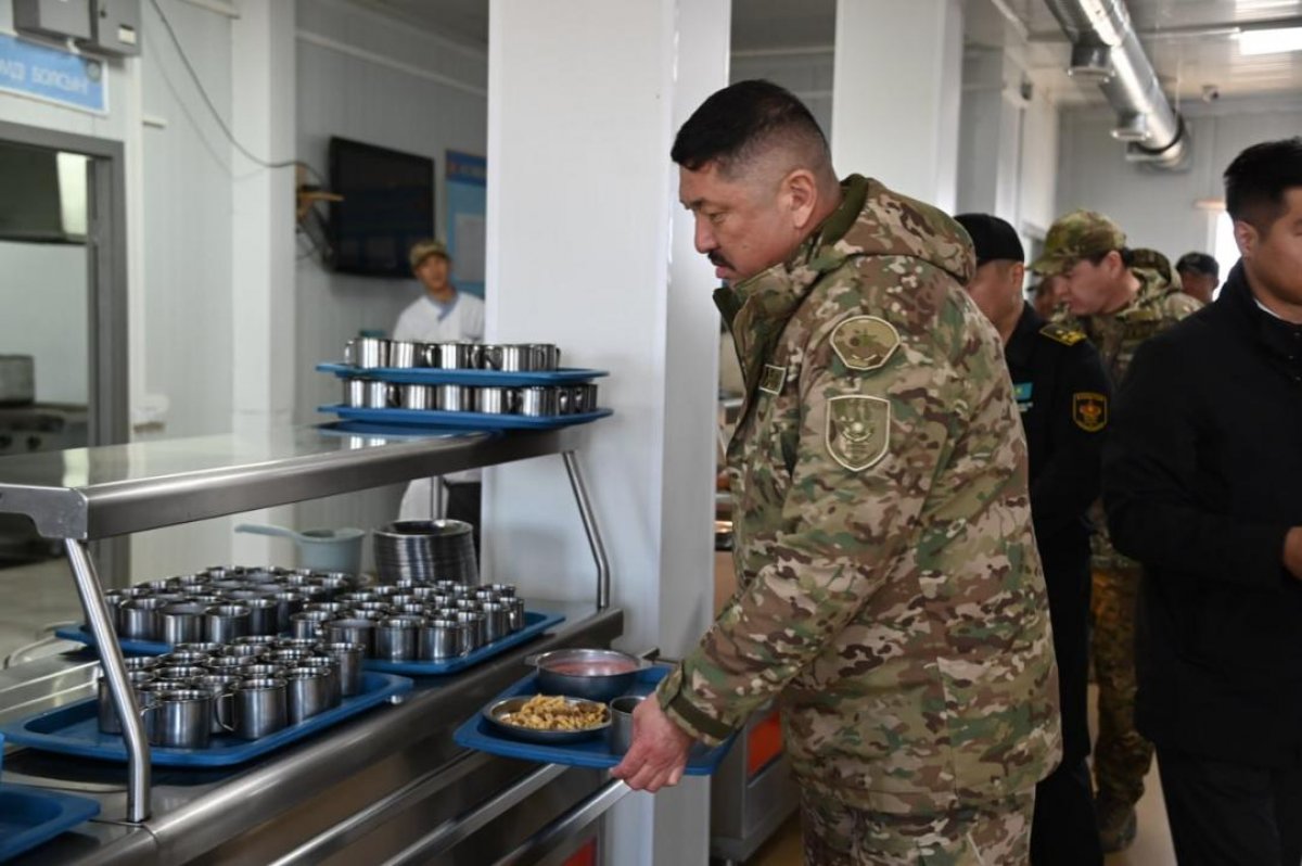 "Шведский стол" и модернизация военной инфраструктуры: итоги инспекции военных объектов западного региона