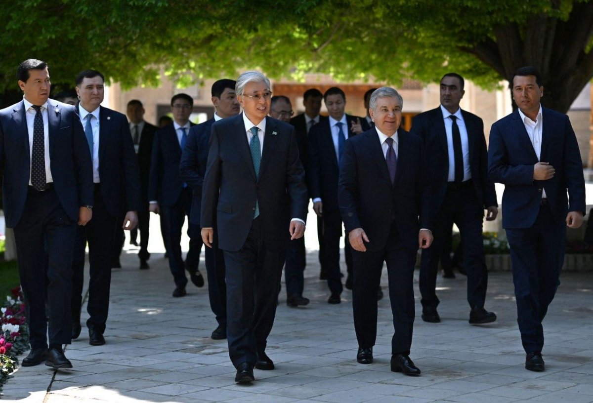 Токаев и Мирзиёев посетили мемориальный комплекс Бахауддина Накшбанди