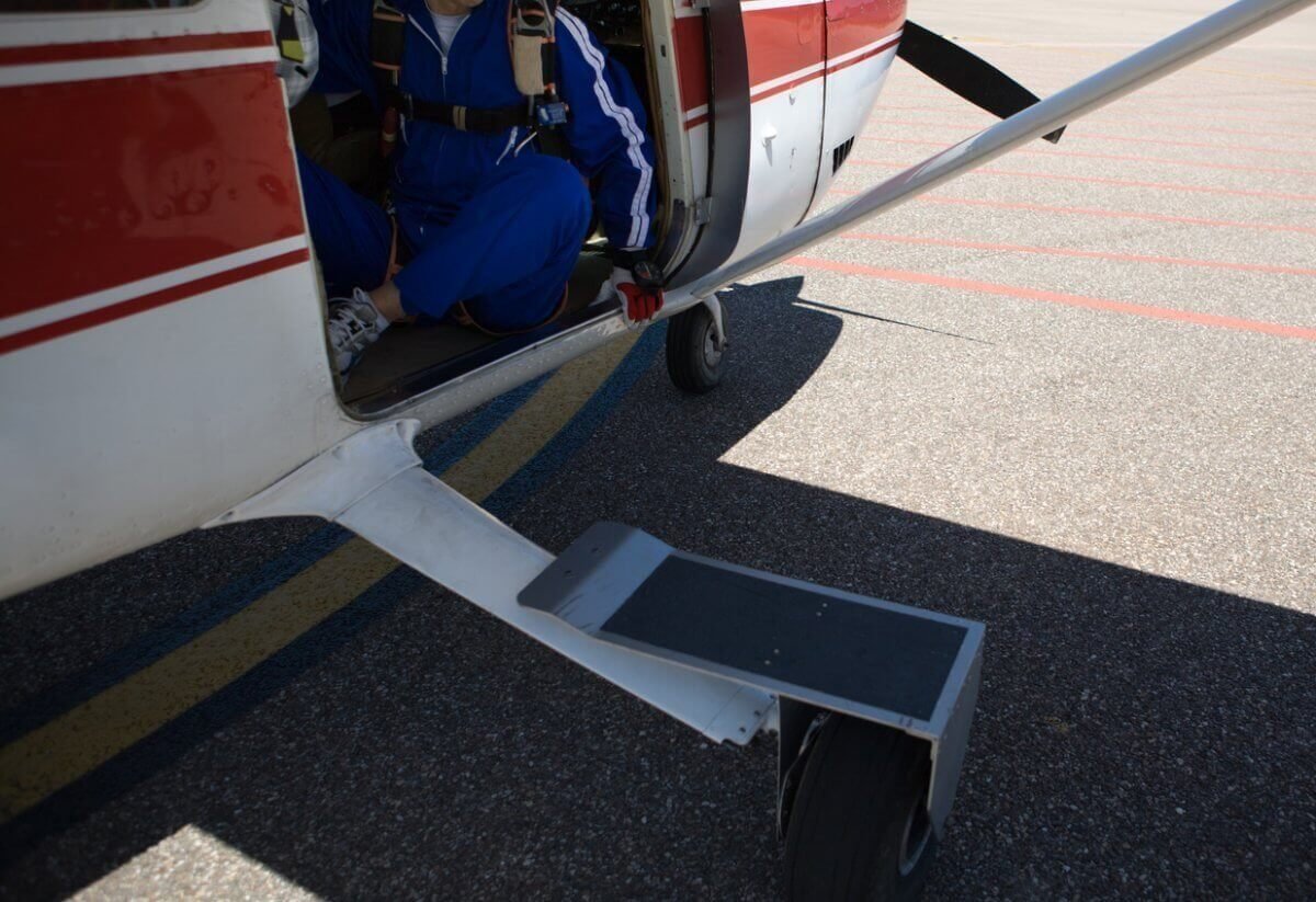 Двух младенцев доставили вертолетом из Аркалыка в Костанай (ВИДЕО)