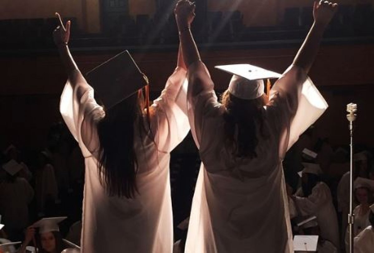 Выпускные школьников в Казахстане проведут по новым правилам