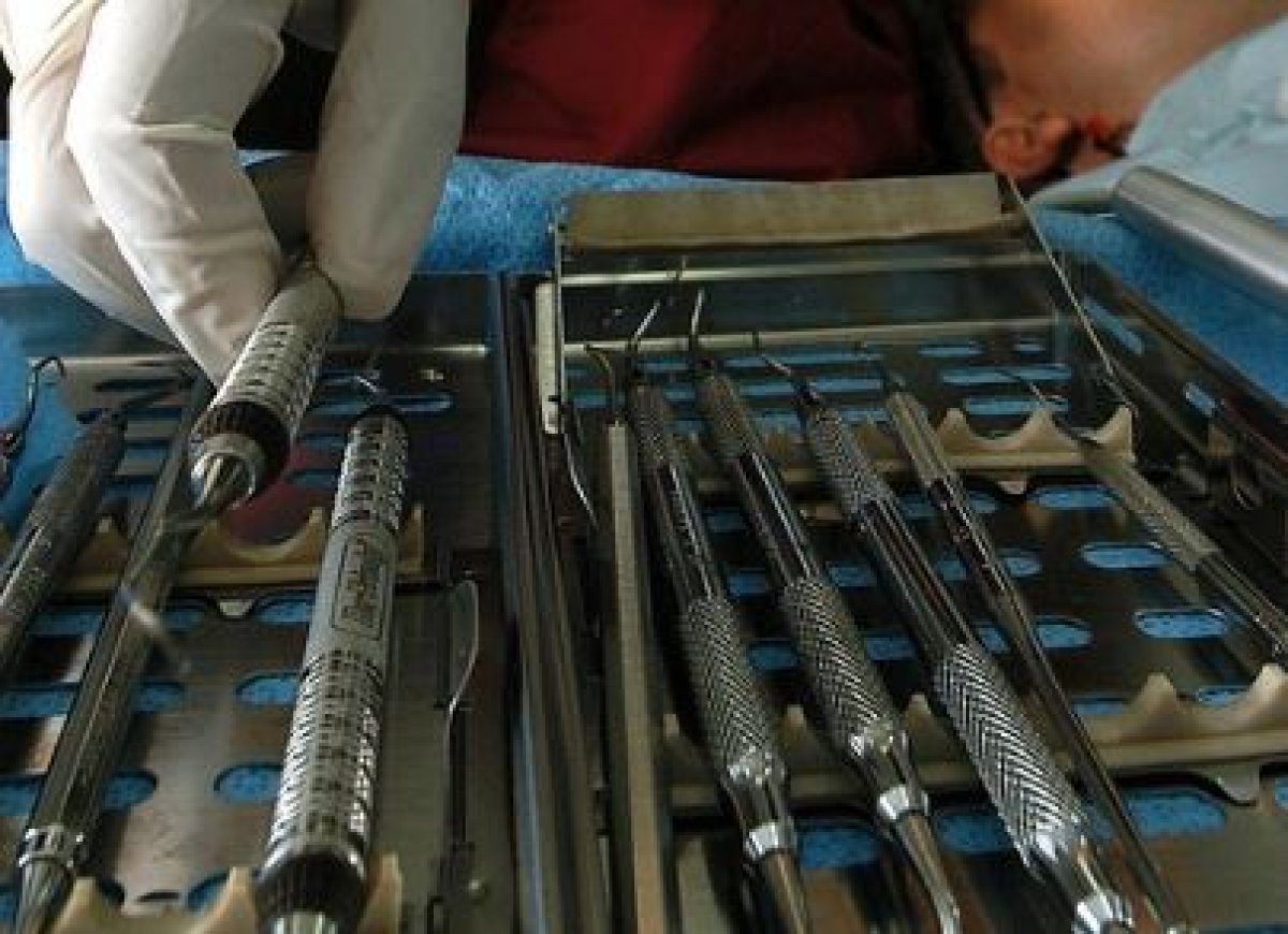 Стоматолог потерял иглу в желудке 9-летней девочки в Карелии