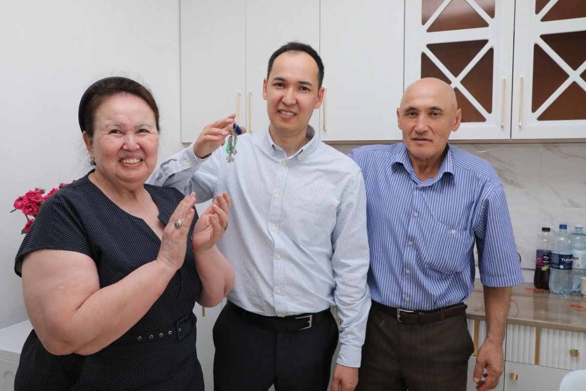 10 молодых ученых заселились в квартиры от государства в Алматы и Астане