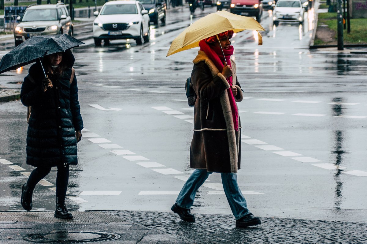 Сильные дожди и ветер до 30 м/с: предупреждение для жителей Казахстана