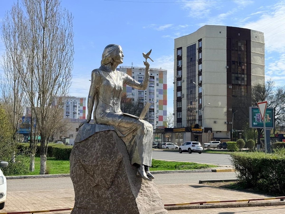 Прикоснуться к тумару деловой женщины