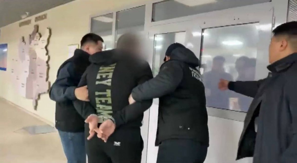 Уголовный преступник прятался в тайнике в Карагандинской области