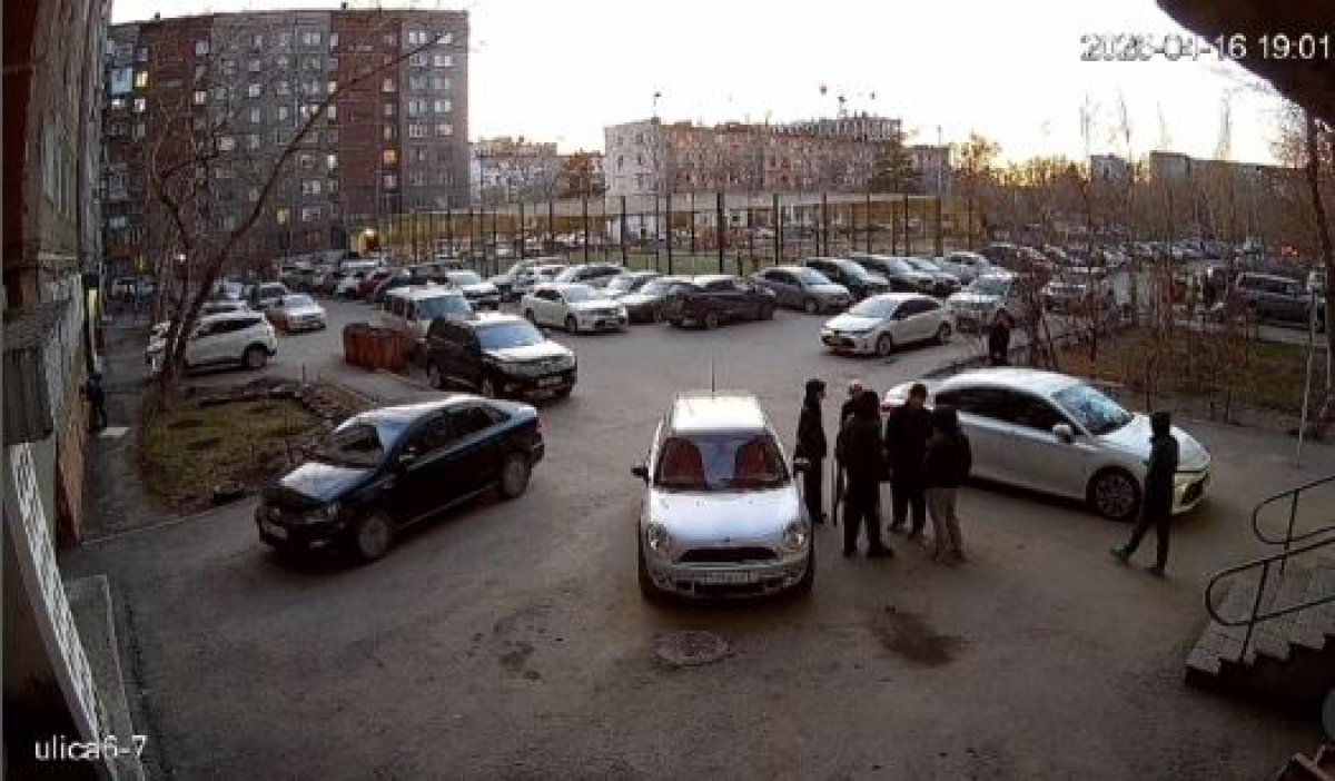 Подростки избили сверстника и напали на мужчину в Павлодаре