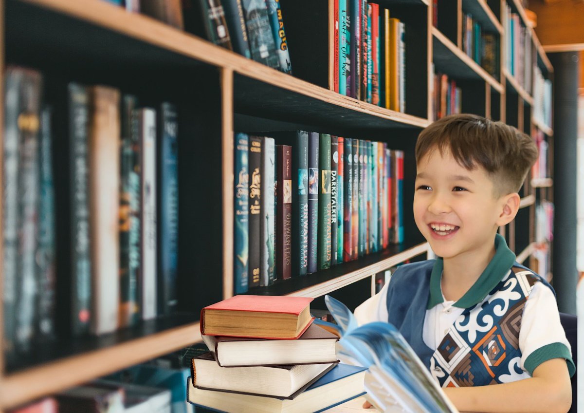 Казах с книгой в руках – нағыз қазақ!