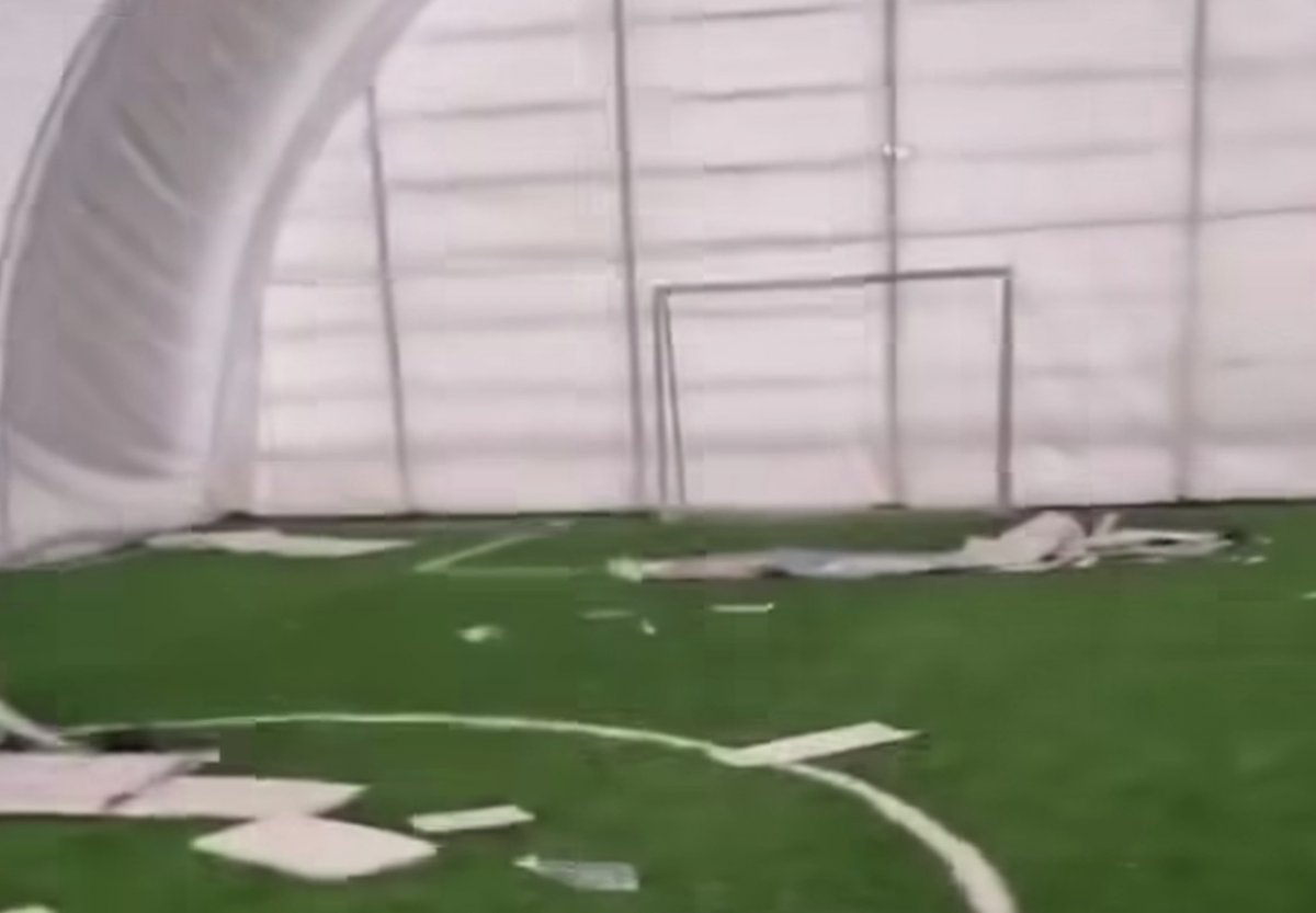 Подростки разгромили стадион в Акмолинской области (ВИДЕО)