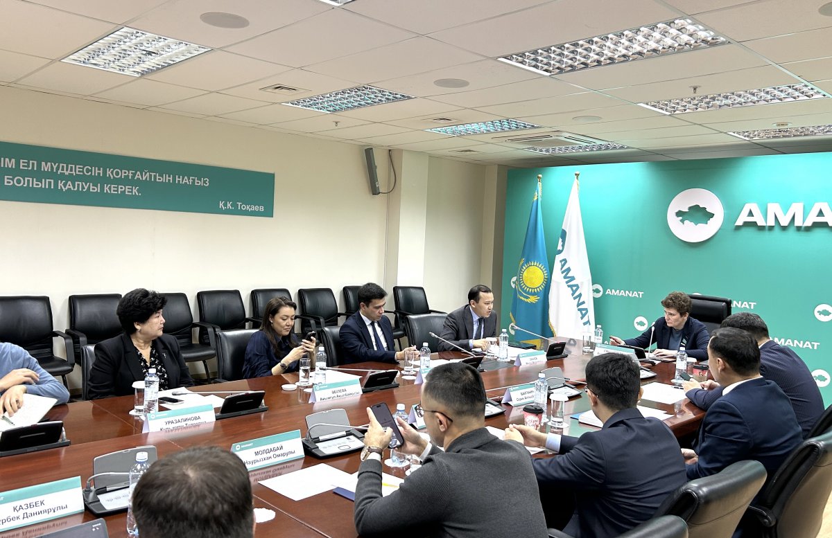 Почему IT-компании не могут попасть в реестры ОТП и цифровых объектов, обсудили в АMANAT