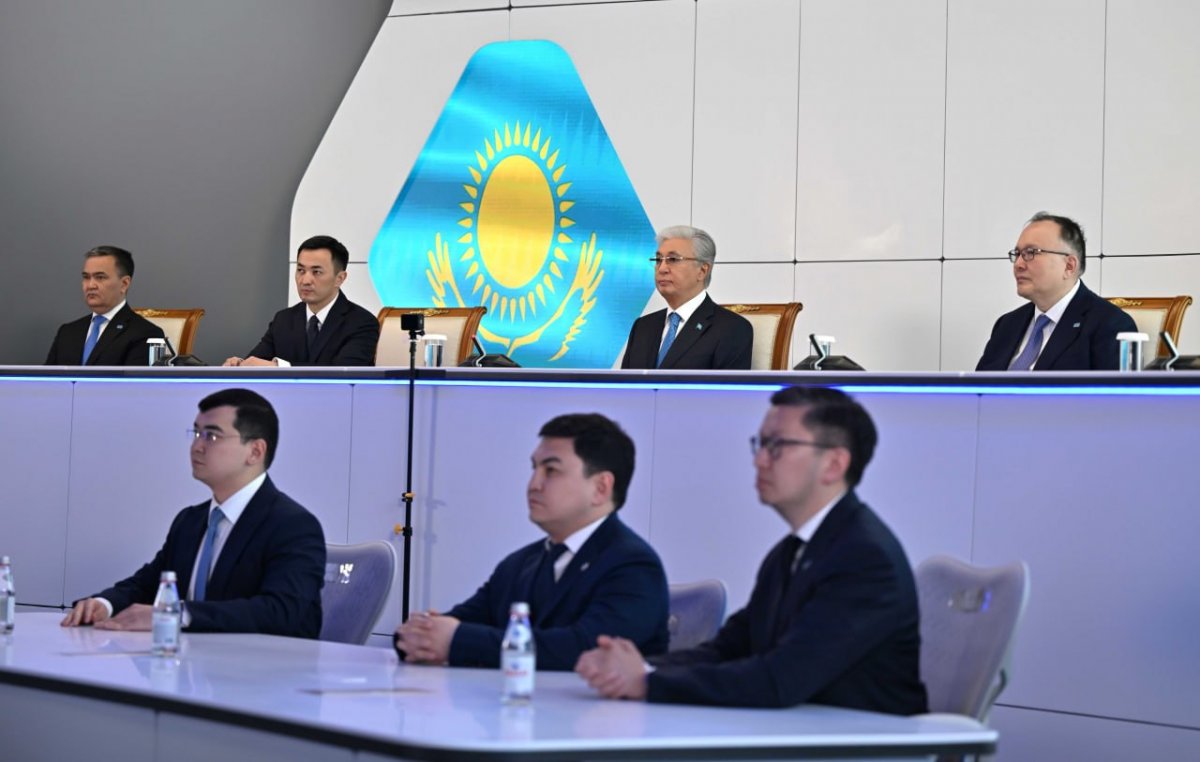 Школы ИИ запустил президент в 14 регионах в режиме телемоста