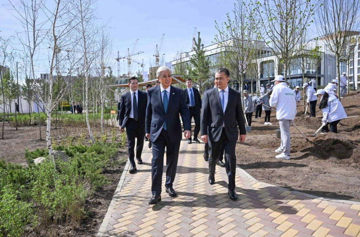 Президент принял участие в республиканской экологической акции "Таза Қазақстан"