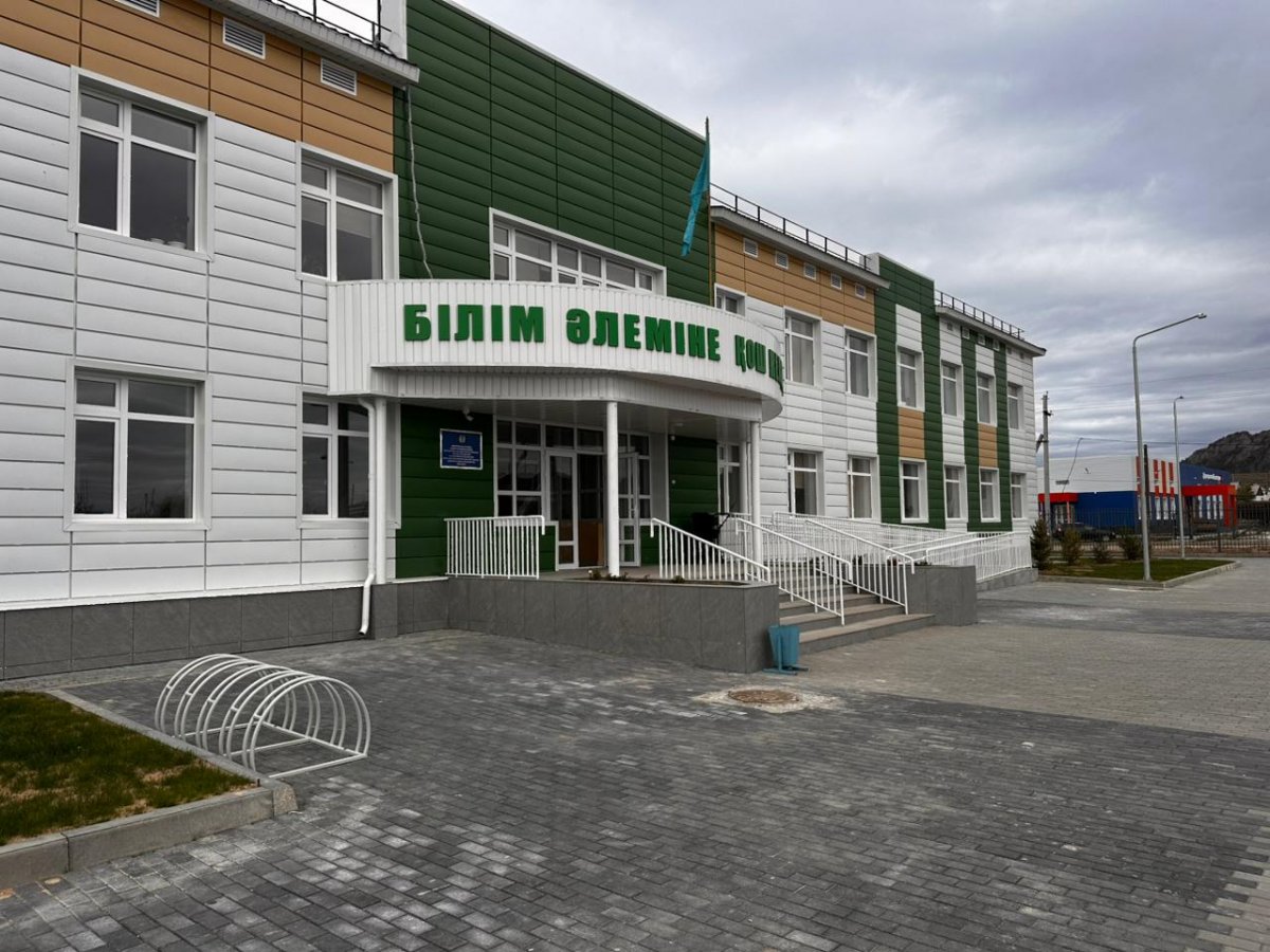 Партийный контроль ускорил строительство школы и спорткомплекса в Карагандинской области