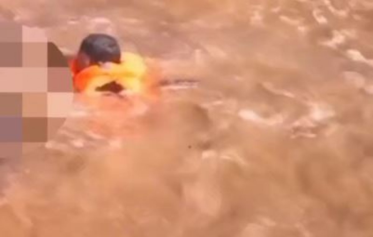 Спасатели вытащили девушку из реки в Атырау