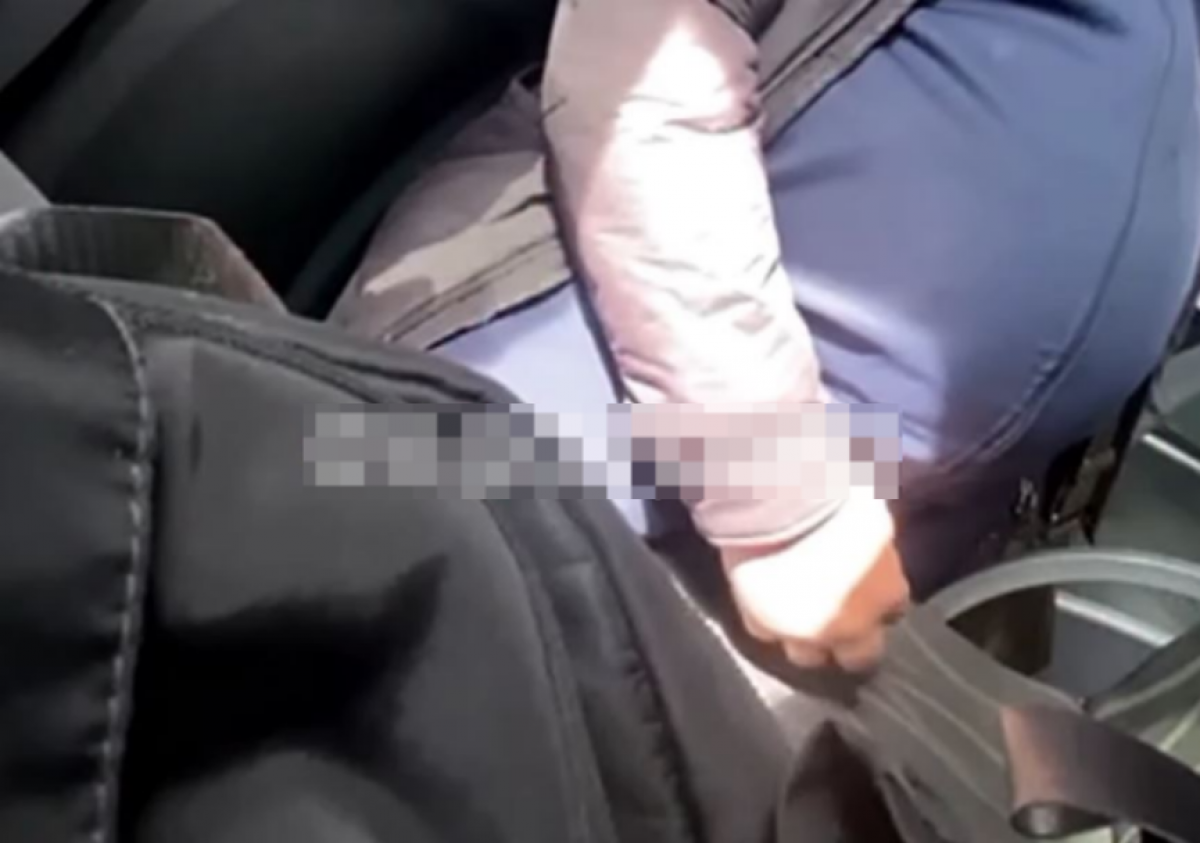 Мужчину из автобуса Алматы разыскивают после непристойных действий (ВИДЕО)