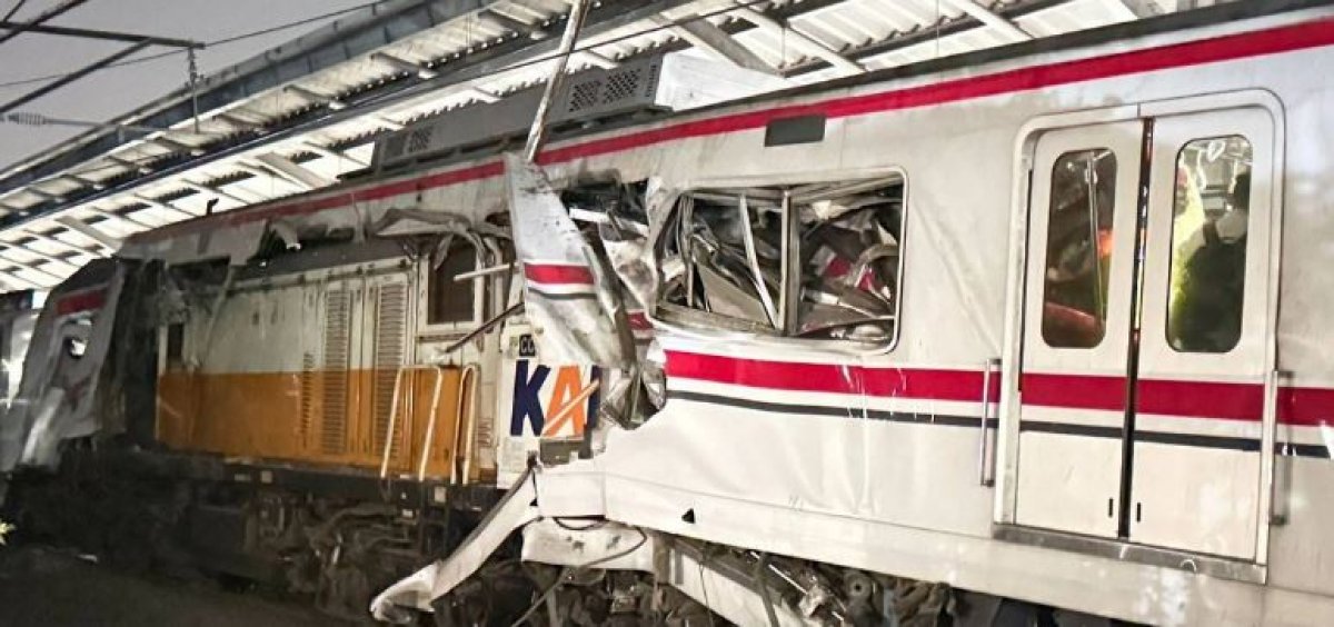 Два поезда столкнулись в Индонезии, погибли более 10 человек