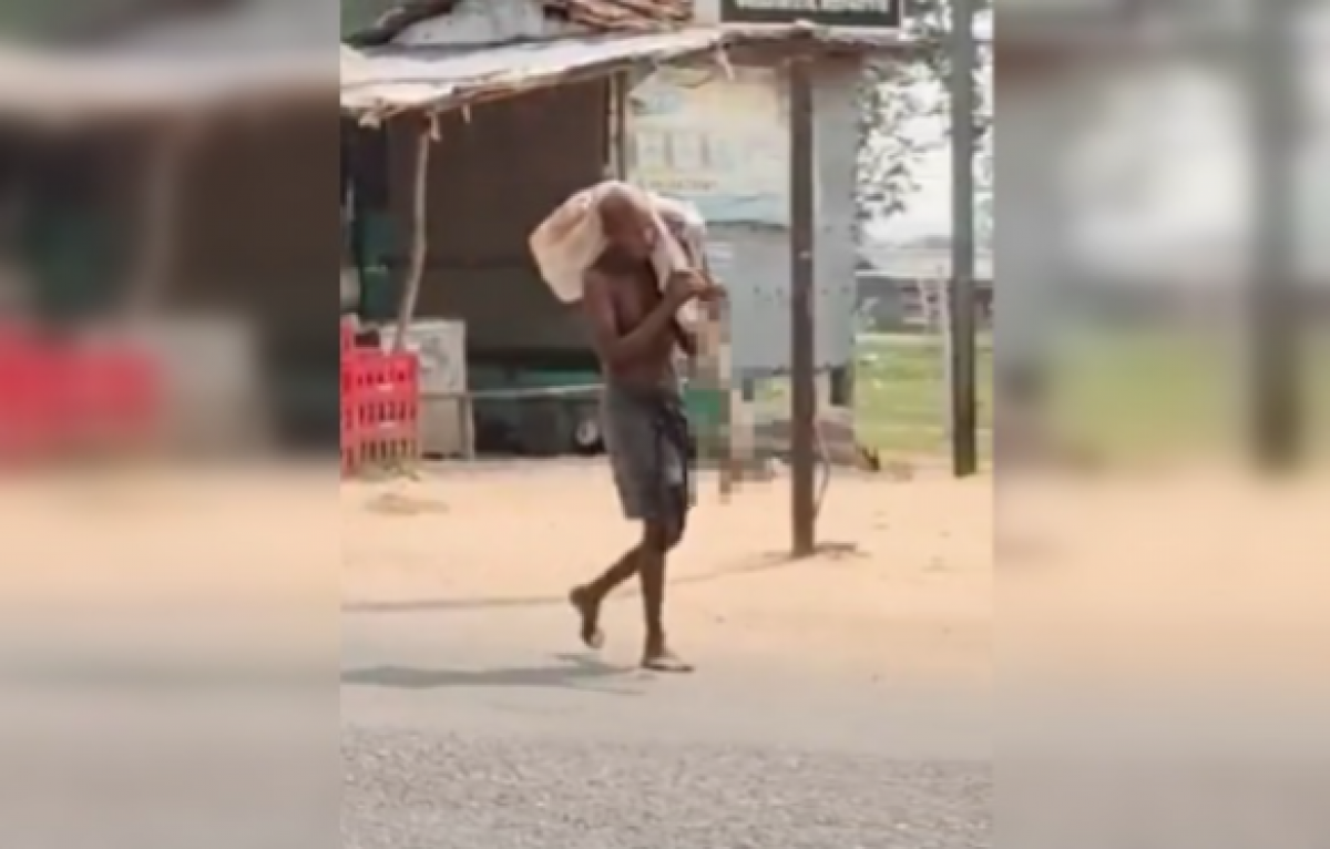 Индиец выкопал и принес в банк тело покойной сестры, чтобы снять деньги с ее счета