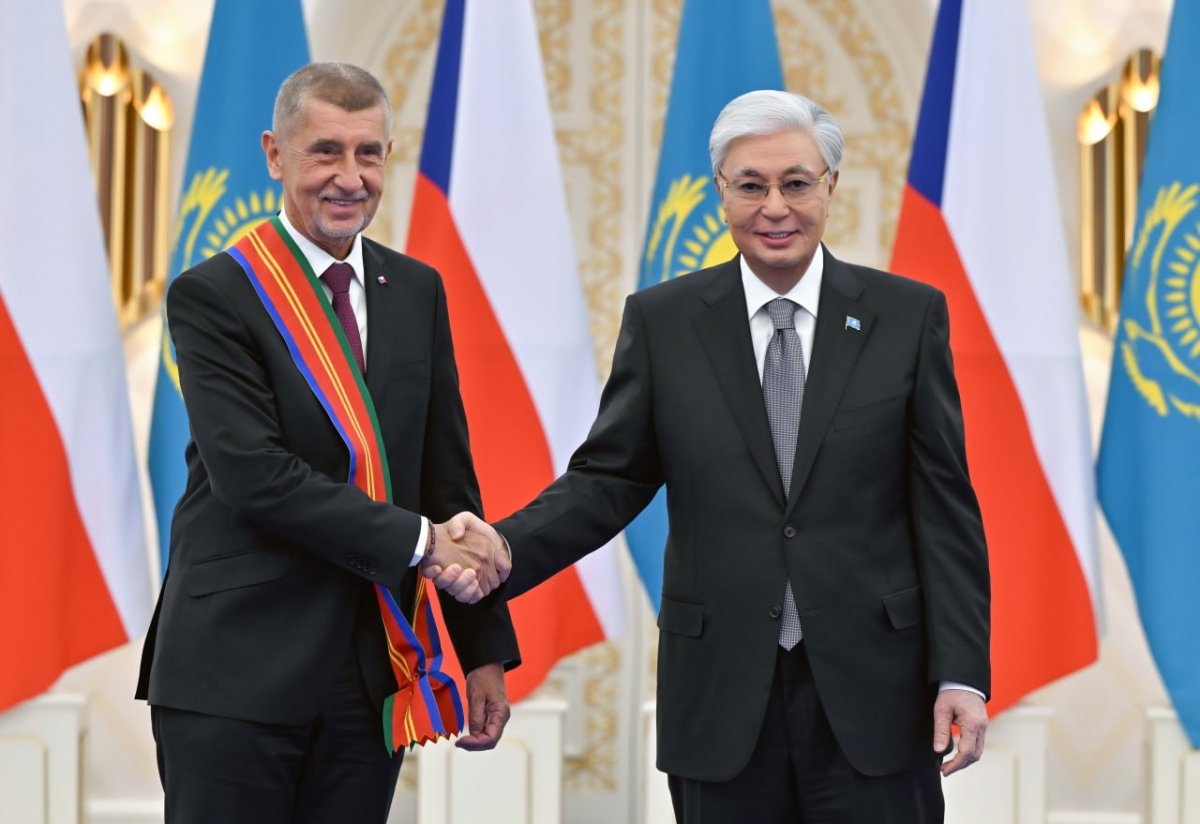 Токаев наградил премьера Чехии орденом "Достық" I степени