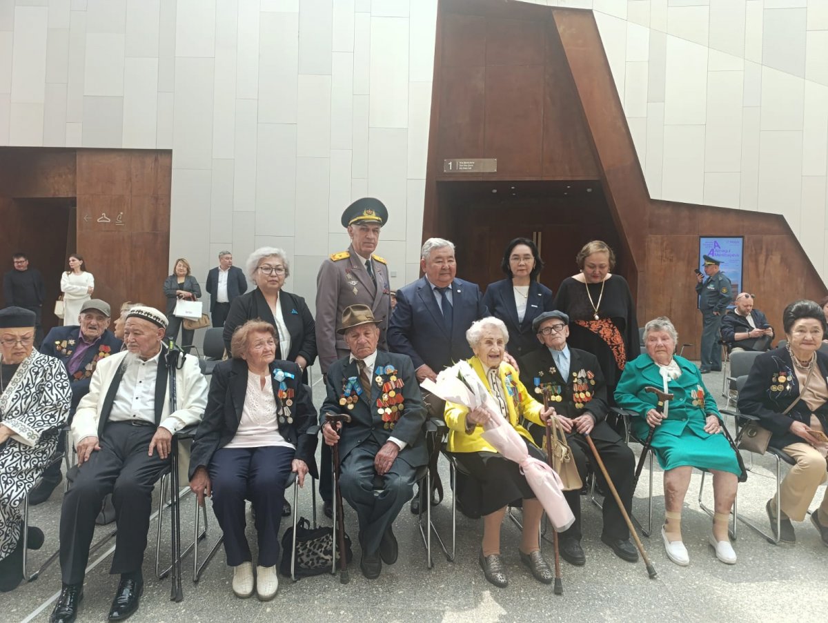 Картины по воспоминаниям ветеранов ВОВ представили в Алматы (ВИДЕО)