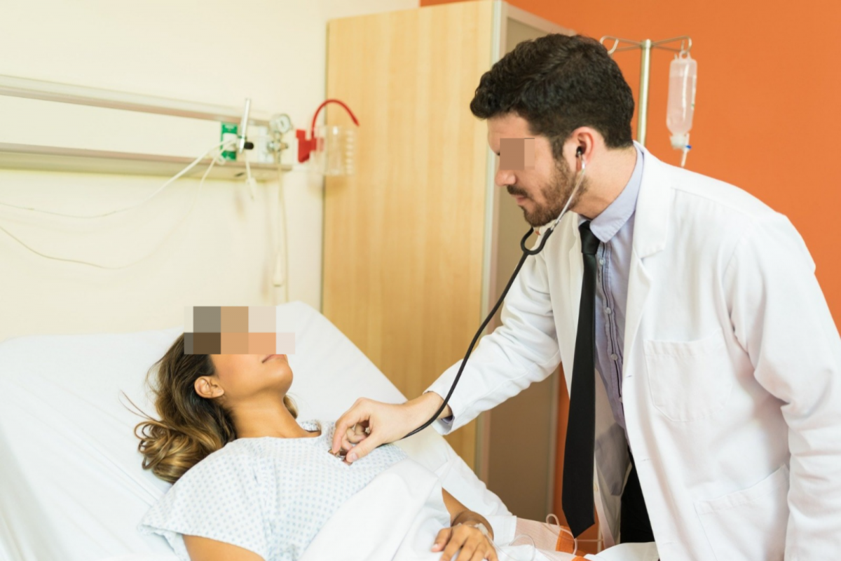 Мужчина жестко избил судебного исполнителя и разбил ее авто в Усть-Каменогорске