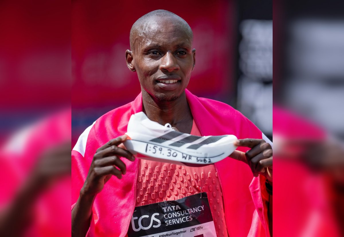 Кенийца, установившего рекорд человечества на марафоне в Лондоне, с почестями встретили на родине