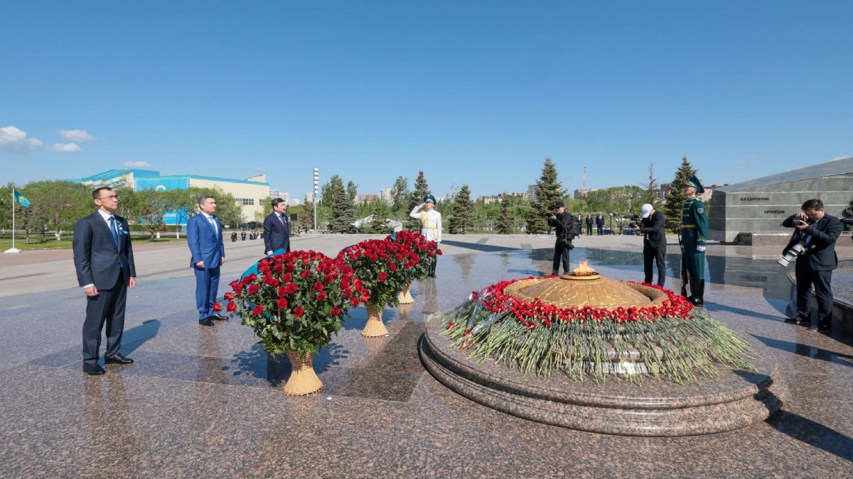 Бектенов, Ашимбаев и Кошанов почтили память погибших в годы войны