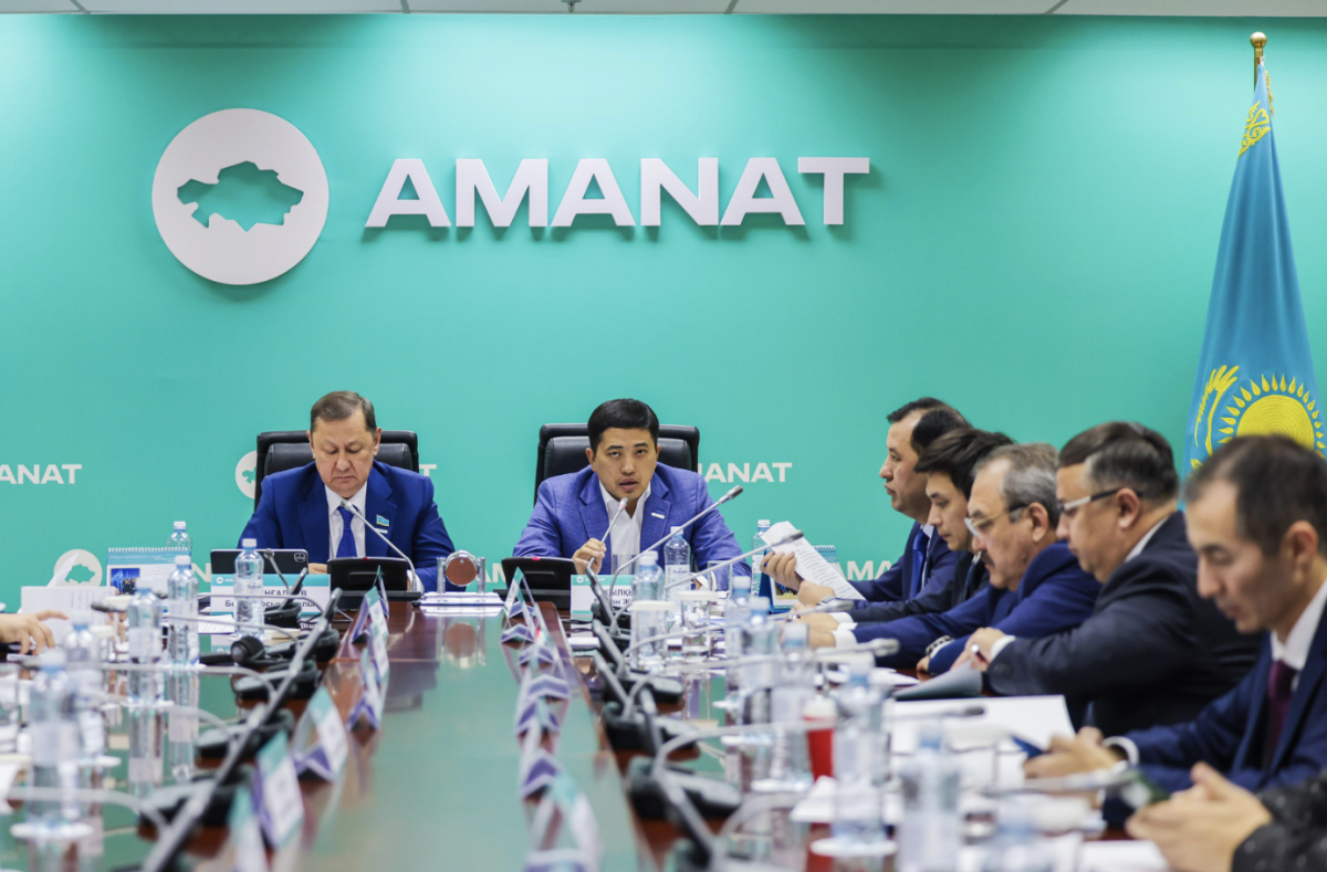 В партии "AMANAT" обсудили развитие IV уровня бюджета и финансовую самостоятельность сельских округов