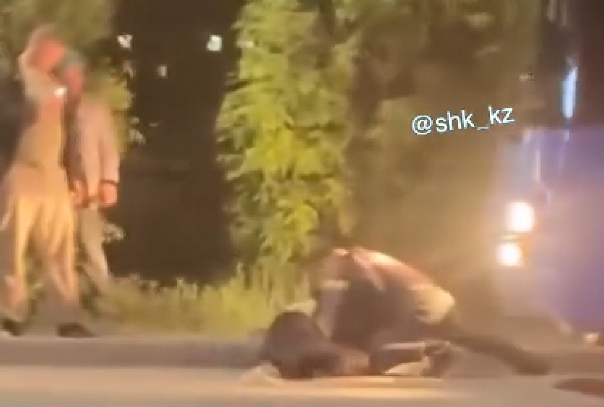 Водитель автобуса подрался с пассажиром в Шахтинске (ВИДЕО)