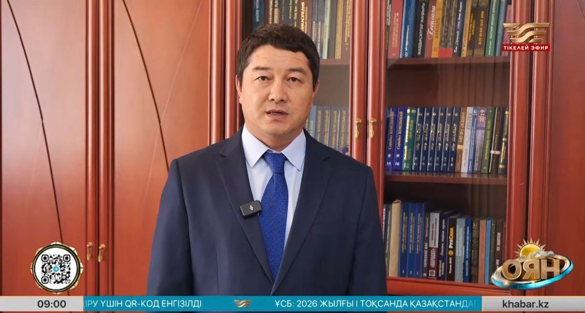 Нурдаулет Килыбай передал эстафету книжного чтения акиму Павлодарской области