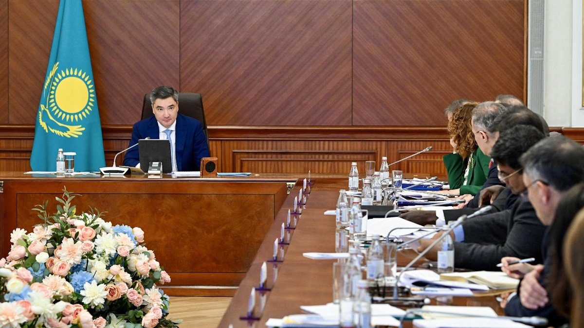 Бектенов обсудил с экспертами Всемирного банка меры по увеличению притока инвестиций в экономику Казахстана