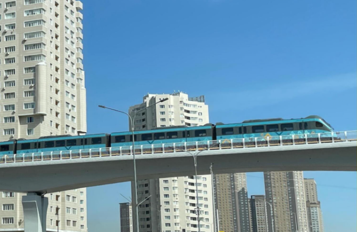 Превысили пропускную способность: за день LRT в Астане воспользовались 100 тысяч пассажиров