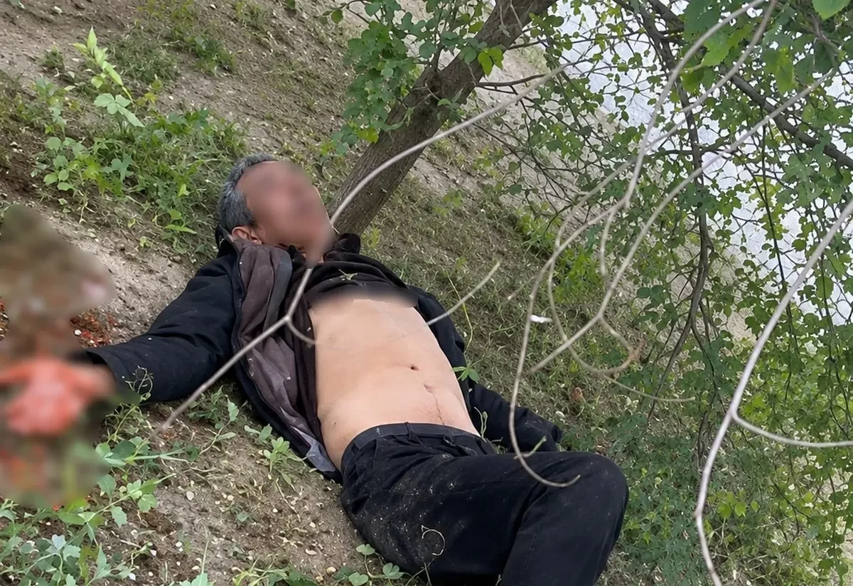 Пенсионера с ножевыми ранениями нашли возле многоэтажки в Актау