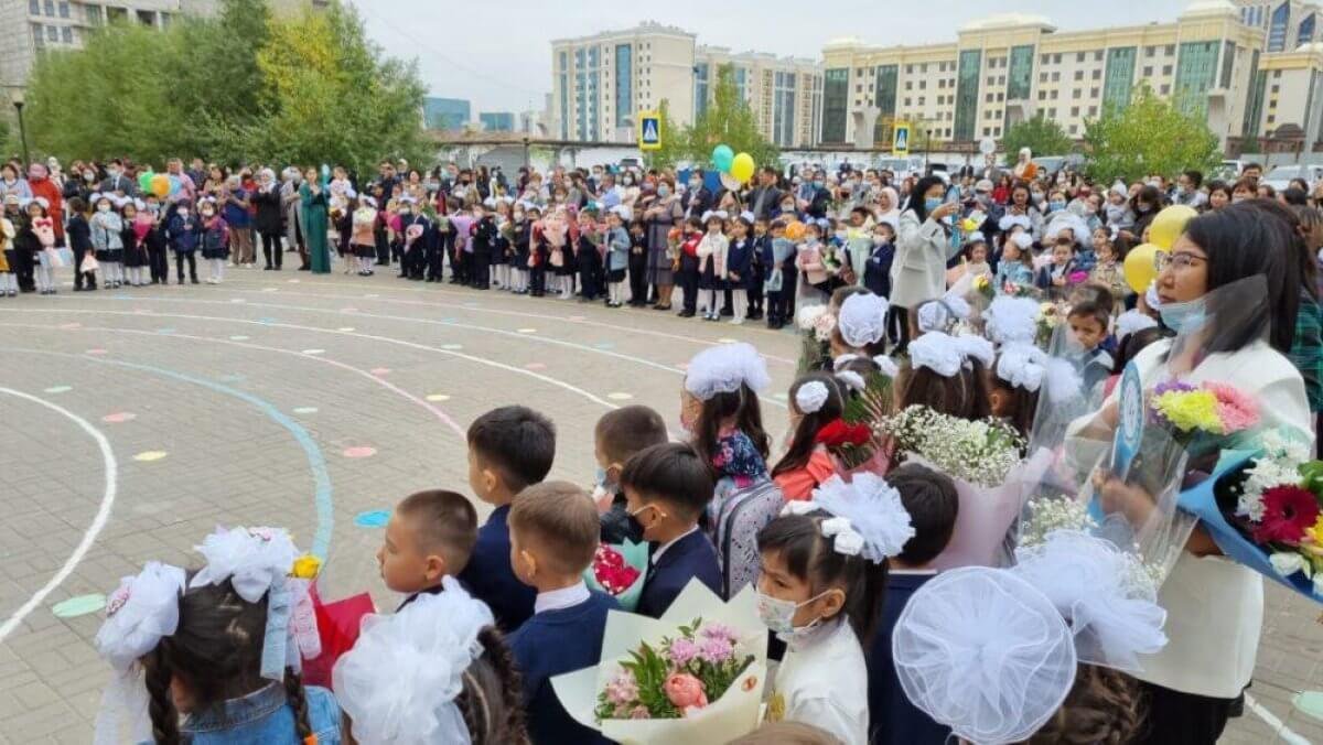 Никаких кортежей: полиция Алматы предупредила выпускников