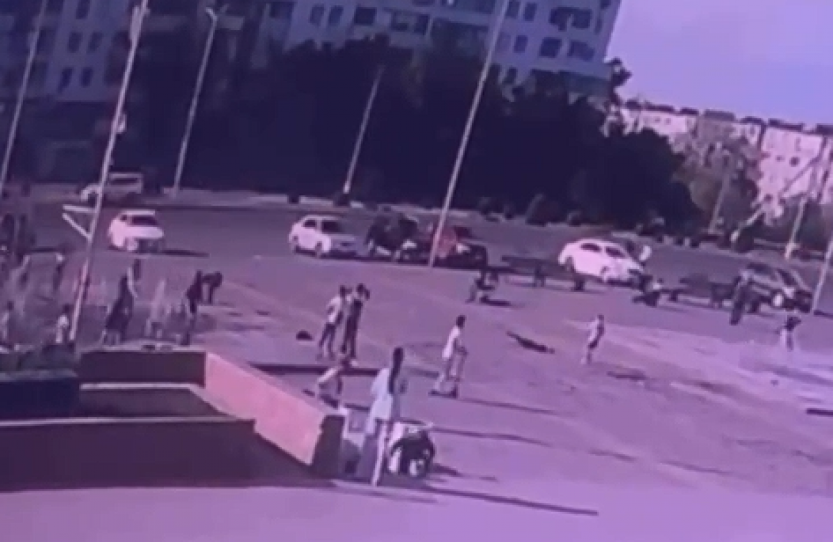 Ребенок упал в двухметровую яму в Экибастузе (ВИДЕО)