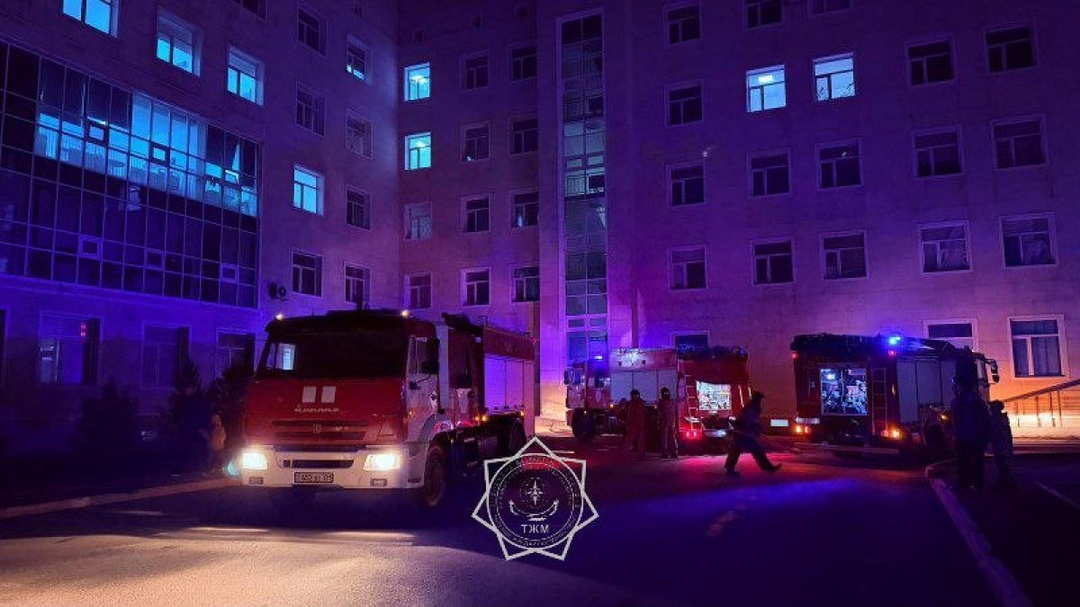 Детская больница загорелась в Астане
