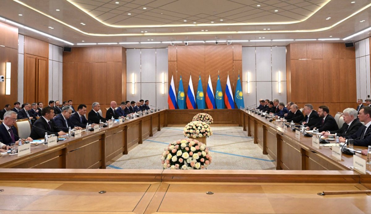 Переговоры Токаева и Путина продолжились в расширенном составе