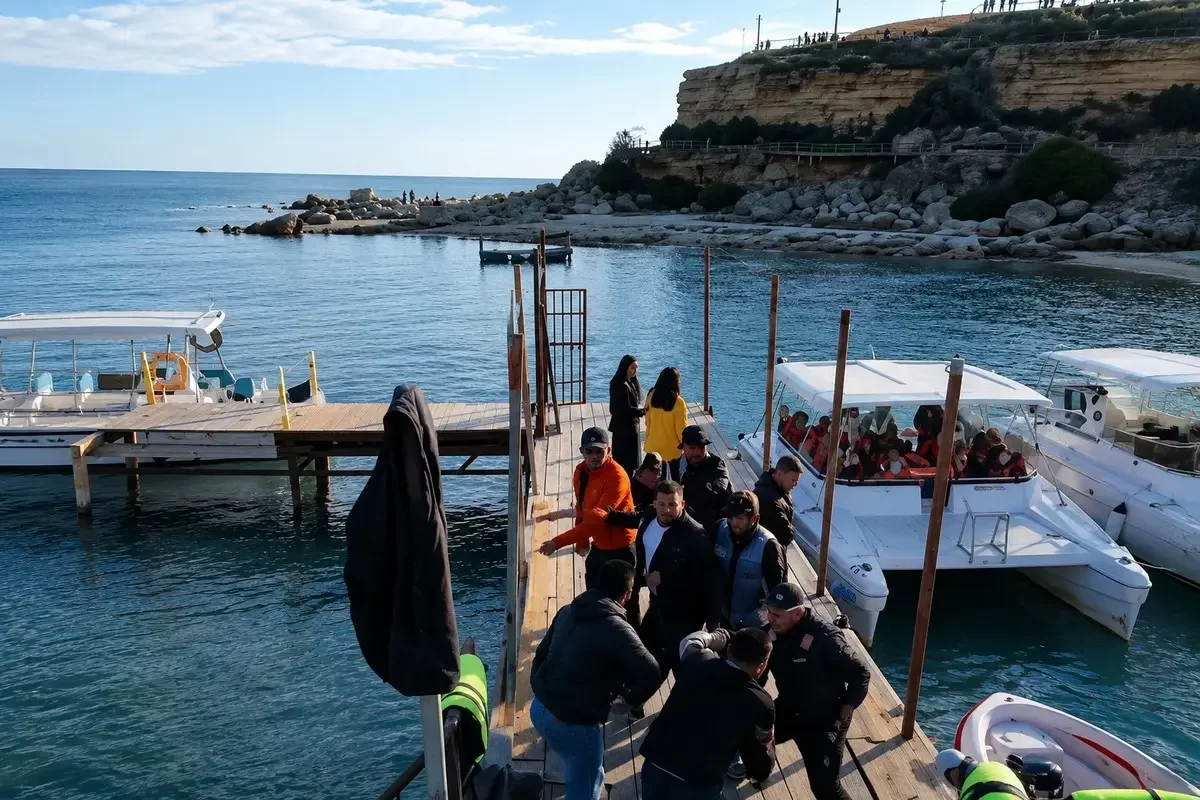 Мужчина упал в море во время массовой драки в Актау