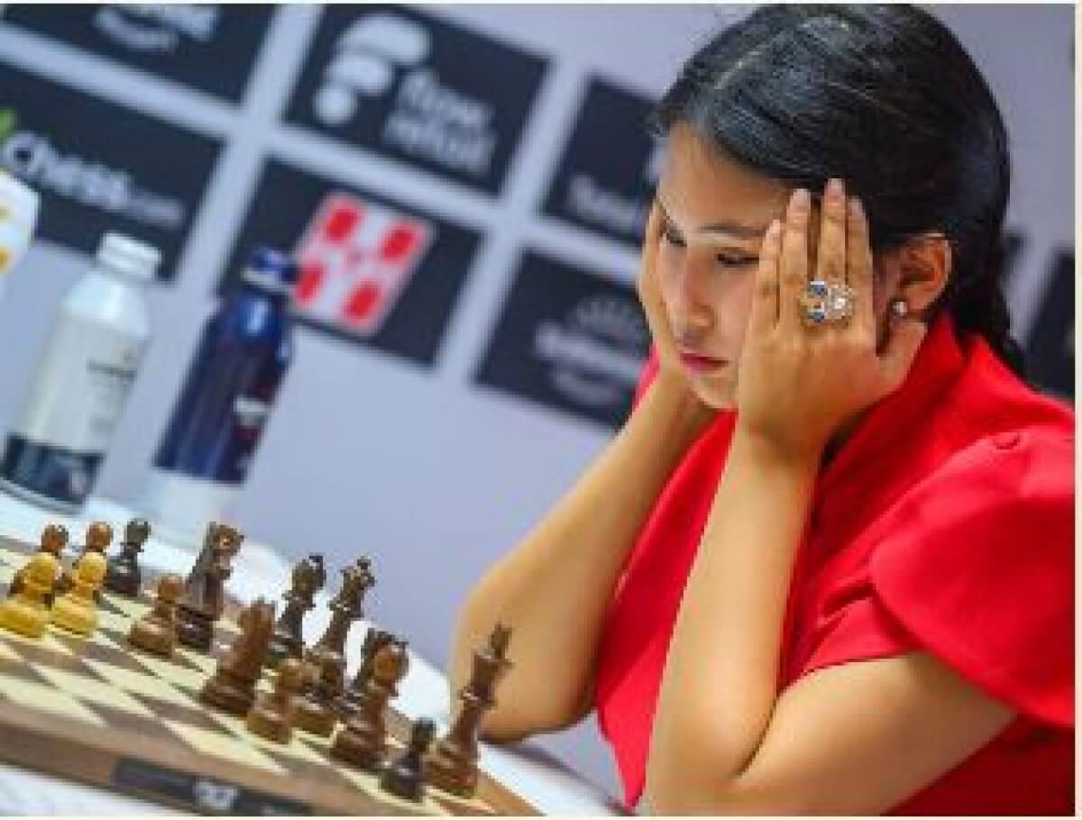 Бибисара Асаубаева захватила лидерство на Norway Chess Women