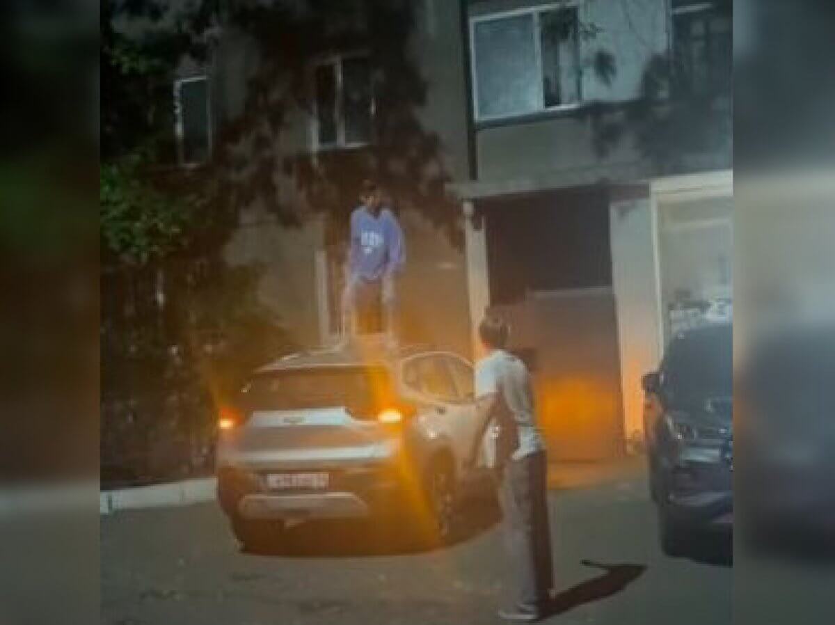 Пьяный павлодарец прыгал на крыше чужого авто (ВИДЕО)