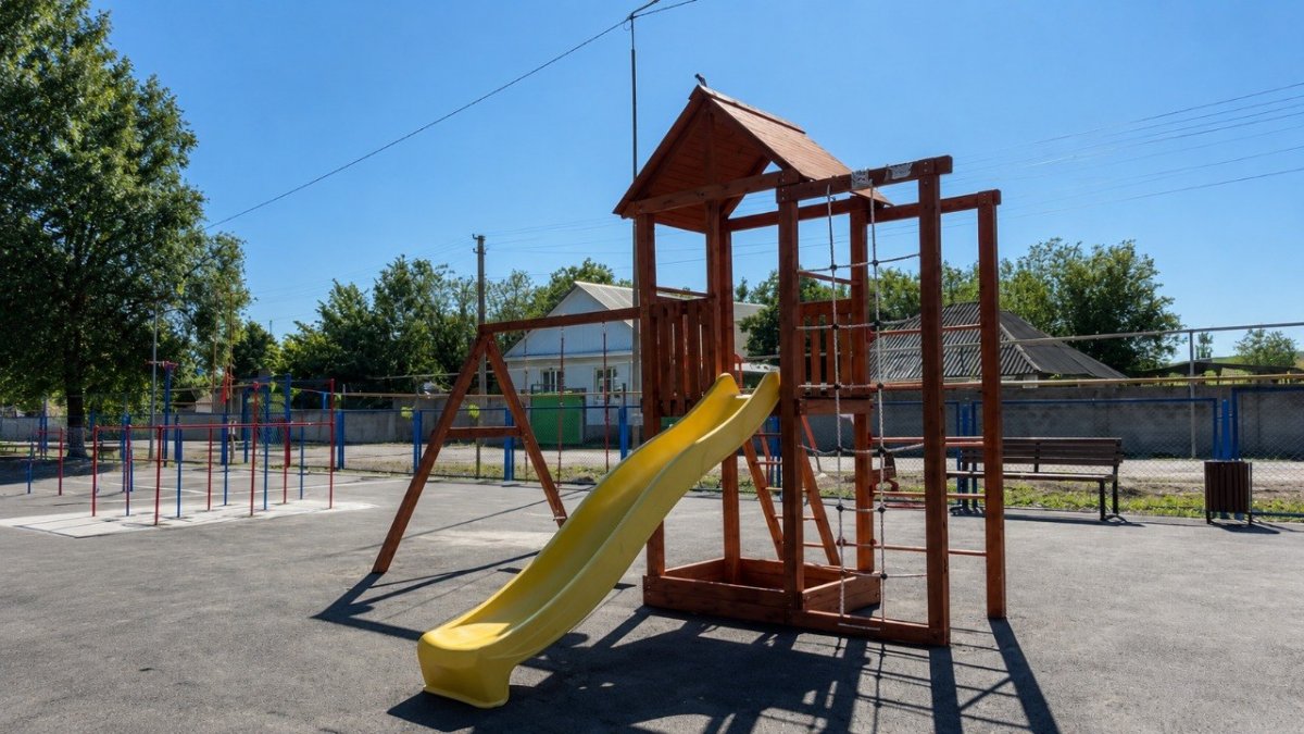 AMANAT: в Алматинской области открыли детскую площадку и воркаут-зону