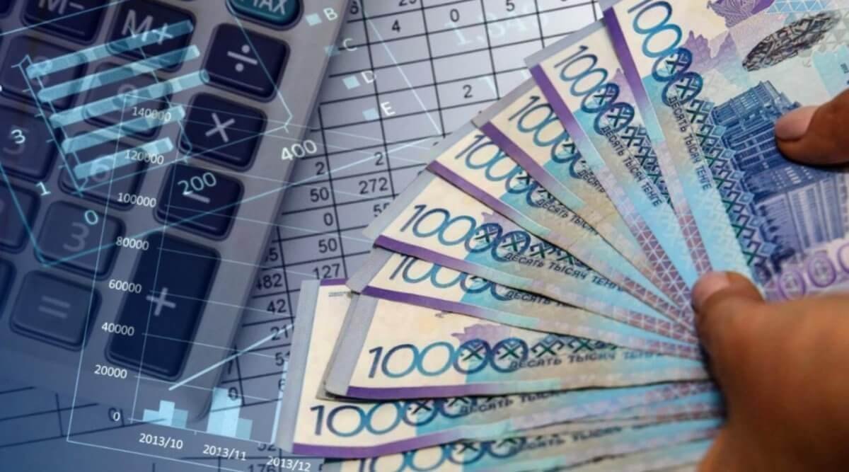 Названо число казахстанцев, получивших более 100 переводов за три месяца