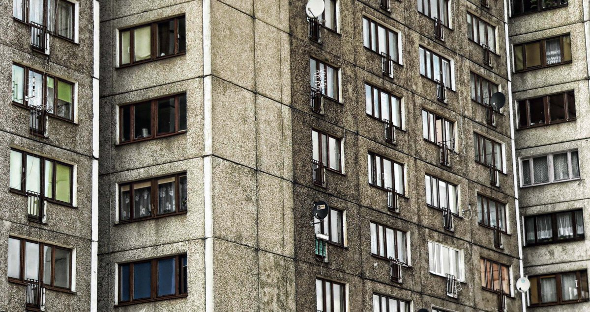 Упавший с высоты 11 этажа велосипед едва не убил ребенка в Астане (ВИДЕО)
