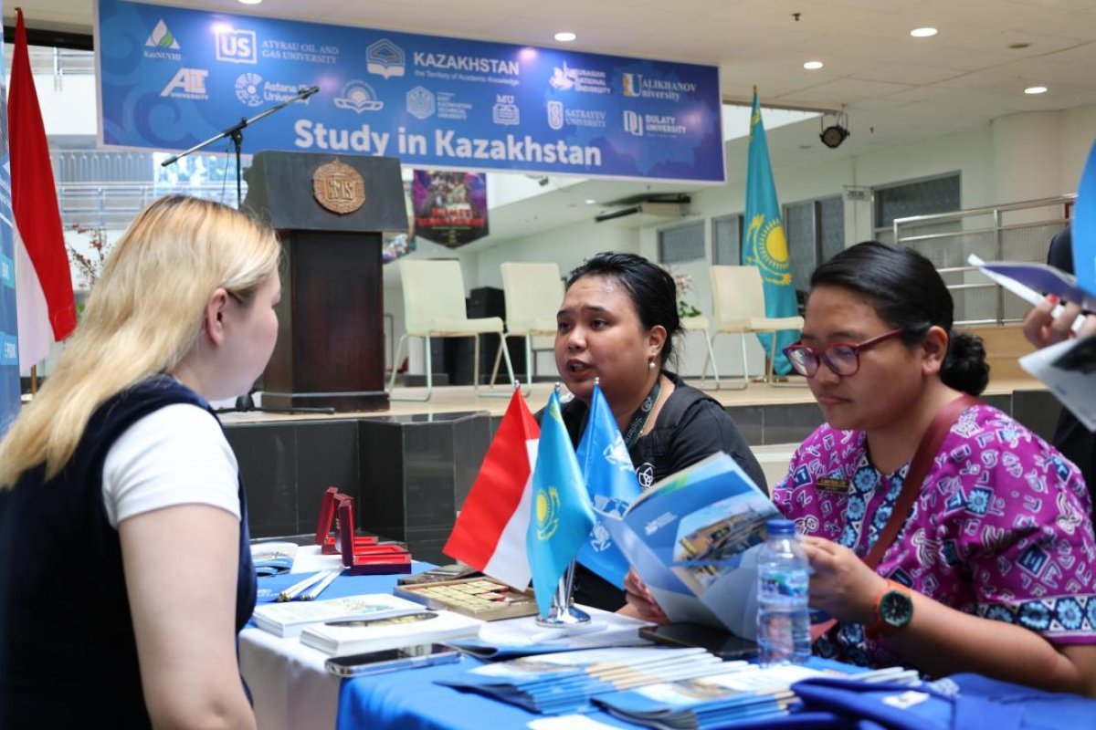 Образовательная выставка "Study in Kazakhstan" впервые состоялась в Индонезии