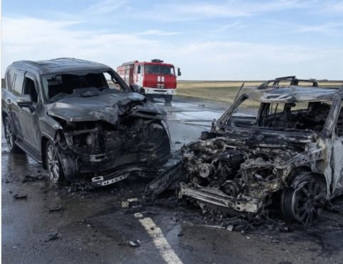 Пять человек погибли в аварии с участием трех автомобилей в Акмолинской области