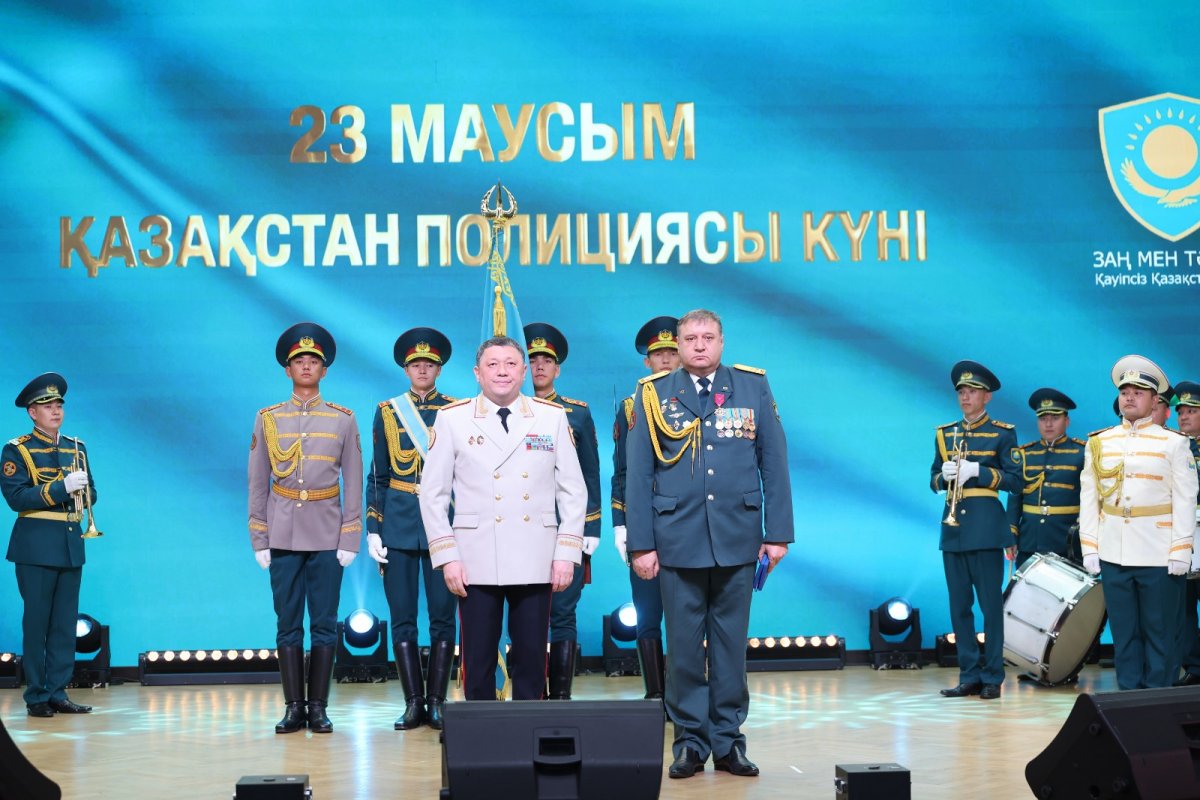 Гвардейцев наградили государственными наградами ко Дню казахстанской полиции