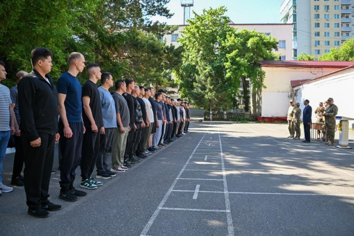 Три тысячи военнообязанных казахстанцев привлекут на сборы